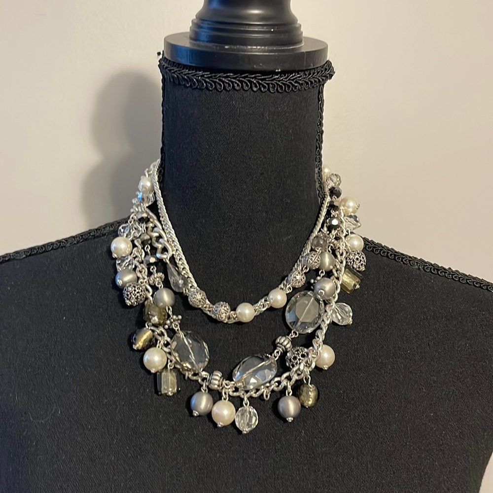 White house black market necklace